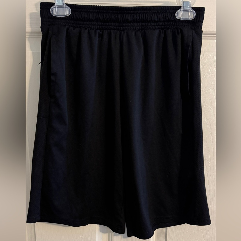 YXXL Black Basketball Shorts